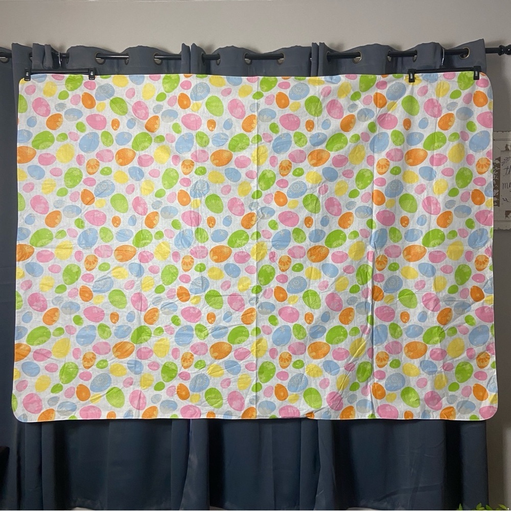 Easter Egg Tablecloth Multicolor Rectangular 60"×84” Vinyl Bright, felt lined.‎